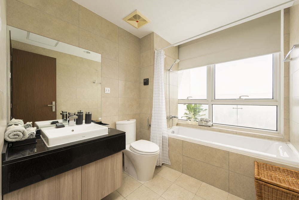 bathroom-2-3BR-lancaster-hanoi